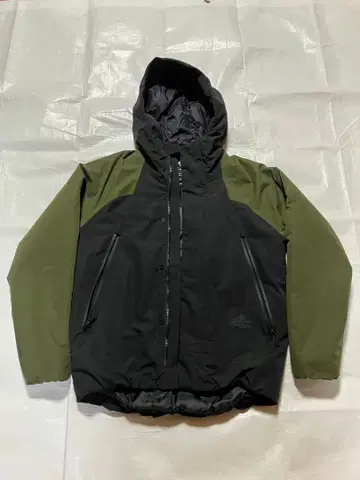 워크맨 후드 부착 다운 자켓 L 사이즈 블랙/올리브 H260C