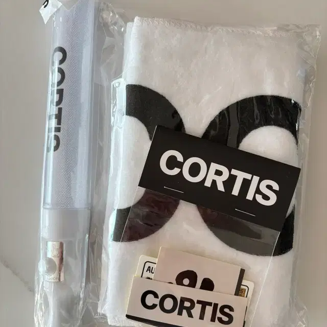 코르티스 릴리즈 슬로건 타울 응원봉 양도