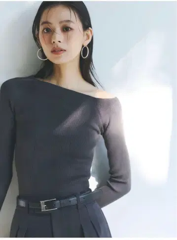 비대칭 리브 니트