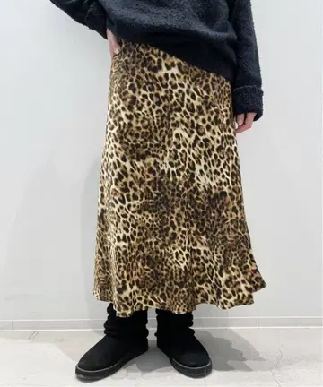 라빠르망 리제르 Leopared Silky Skirt
