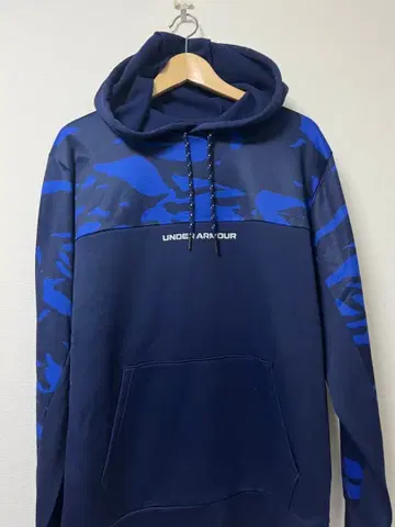 UNDER ARMOUR 네이비 카모플라쥬 후드티 L 사이즈