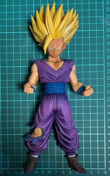 드래곤볼 손오반 피규어