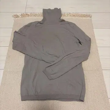 ADORE 터틀넥 니트