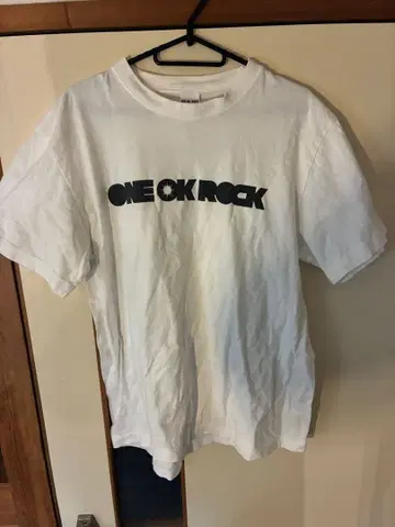 ONE OK ROCK 티셔츠 LUXURY FEED