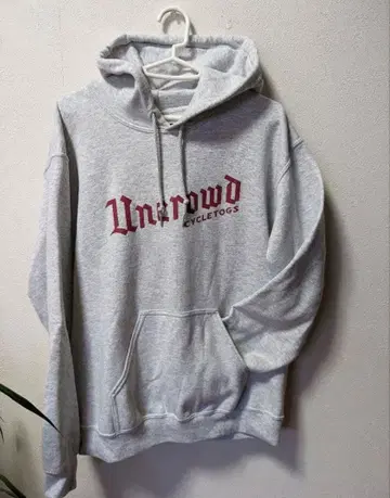 UNCROWD 언클라우드 후드티