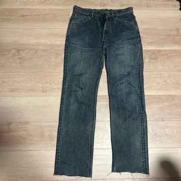 Lee 스트레이트 데님 다크 블루 프린지 밑단