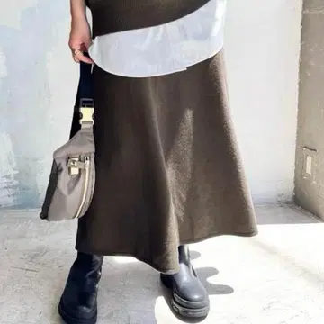 스픽앤스팬 울 캐시미어 니트 플레어 스커트