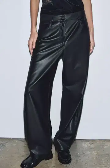 ZARA 인조 가죽 벌룬 팬츠 L