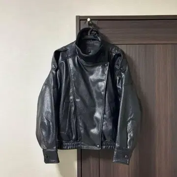 ZARA 페이크 레더 자켓 XS