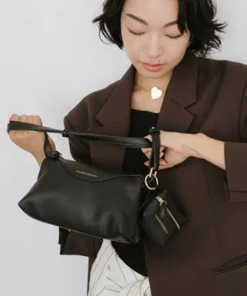 THEATRE PRODUCTS 레더렛 파우치 포함 숄더백 M