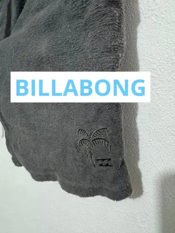 Billabong 그레이 후드 부착 숏팬츠