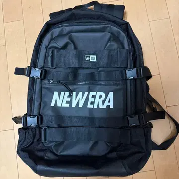 NEW ERA 블랙 백팩