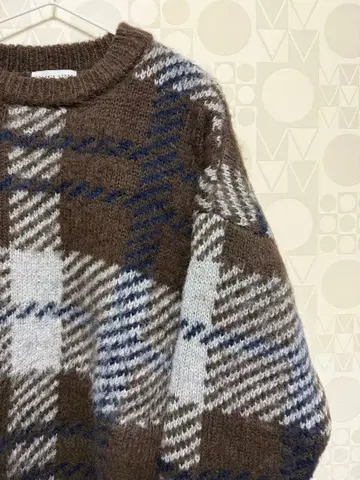 체크 무늬 오버 사이즈 니트 스웨터