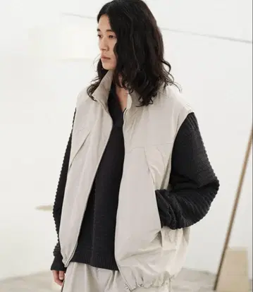 WYM LIDNM UTILITY TECH VEST 라이트 그레이