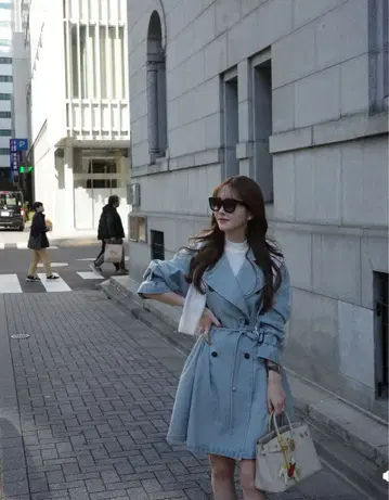 ETEREVE 라이트 블루 트렌치코트