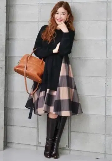 오블리 니트 도킹 원피스 브라운 체크