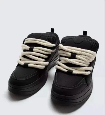 블랙 하이컷 스니커즈