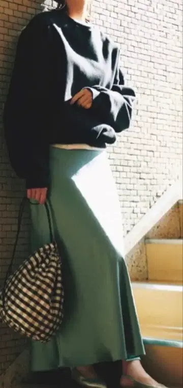 thenewhouse 새틴 스커트