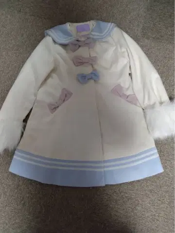 산리오 롱 코트