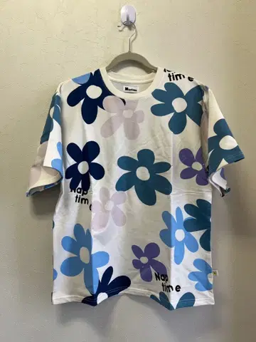 Naptime 플라워 올 패턴 T셔츠 M 사이즈 Nissy 나프타임