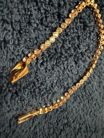 스와로브스키 크리스탈 스톤 골드 컬러 팔찌