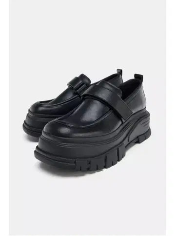 ZARA 블랙 통굽 로퍼 37