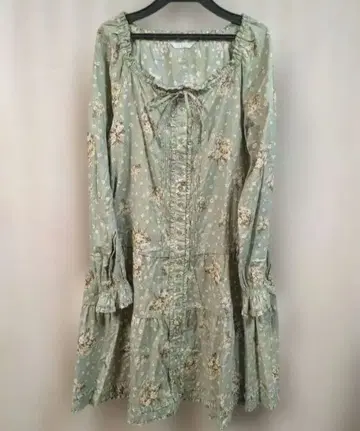 화이트 부케 패턴 원피스