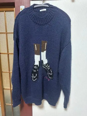 양말 자수 네이비 오버 사이즈 니트