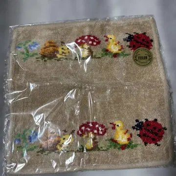 FEILER 꽃과 곤충 자수 손수건