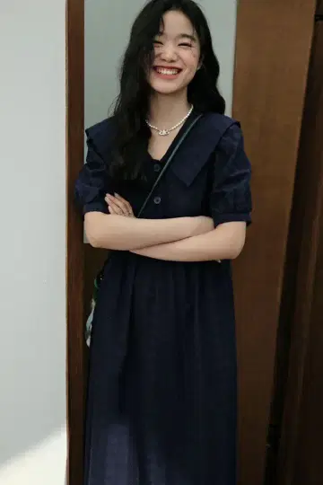 KUOSE 네이비 카라 부착 원피스 반팔