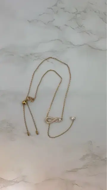 새상품급! Swarovski(스와로브스키) Infinity 목걸이