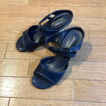 네이비 오픈토 샌들 중간 굽