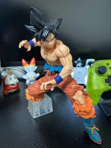 손오공 피규어 약 20cm 전투 포즈