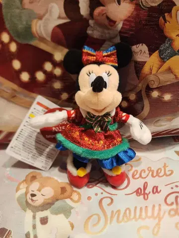 미니 크리스마스 2025 토이즈 원더러스 크리스마스 인형 배지