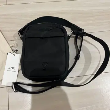 ami 블랙 숄더백