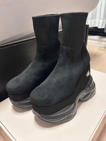 미셸 마카롱 삭스라이크 통굽 부츠 S