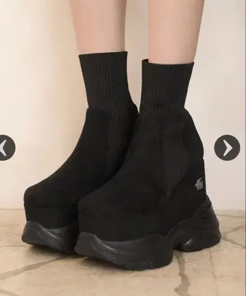 S 사이즈 미셸 마카롱 삭스 라이크 통굽 부츠