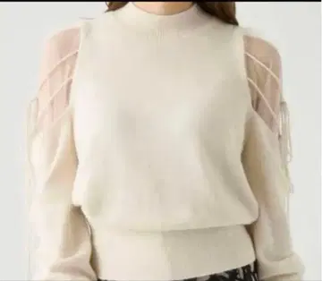 스나이델 시스루 숄더 니트 풀오버