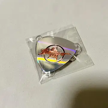 B'z STARS 피크 배지