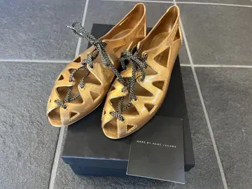 MARC BY MARC JACOBS 골드 샌들