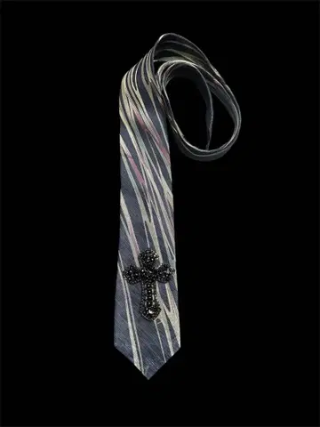 크로스 브로치 스트라이프 타이