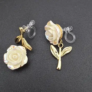 로즈 논홀 귀걸이 골드 컬러 합금 장미 귀찌 화려함
