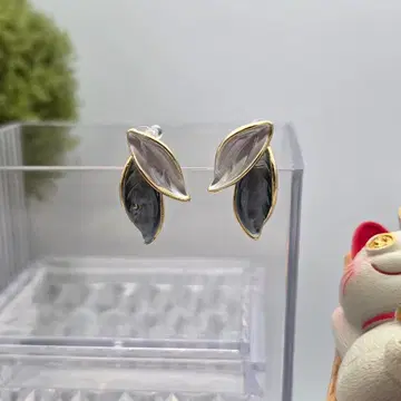 골드 컬러 리프 모티브 귀찌 합금 논홀 귀걸이 2색 잎