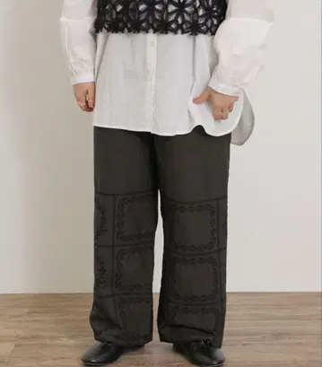 SM2 스퀘어 자수 팬츠 L 사이즈