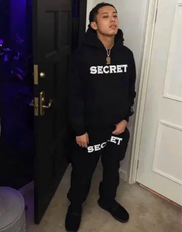 블랙 SECRET 후드티