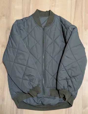 카키 퀼팅 봄버 자켓 빅 실루엣 리버서블