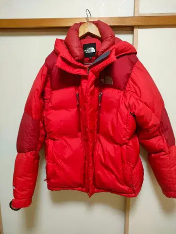 THE NORTH FACE 다운 자켓 L 약간의 하자가 있음