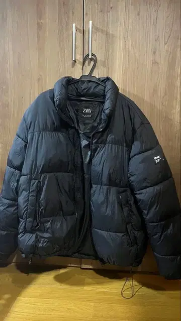 ZARA 블랙 다운 자켓