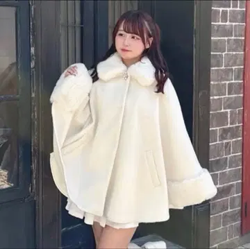 미사용 새상품 택 포함 완판템! evelyn 에블린 비쥬 판초 코트