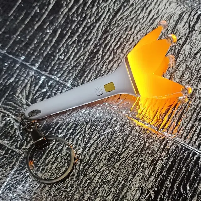 상태 좋은 빅뱅 응원봉 뱅봉 키링 최저가에 팝니다!